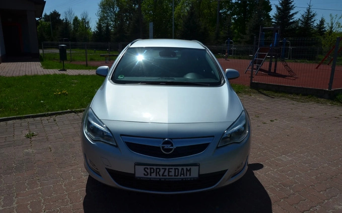 Opel Astra cena 26900 przebieg: 183000, rok produkcji 2012 z Przysucha małe 254